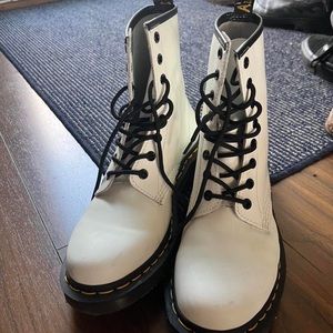 Dr. Martens 1460s
